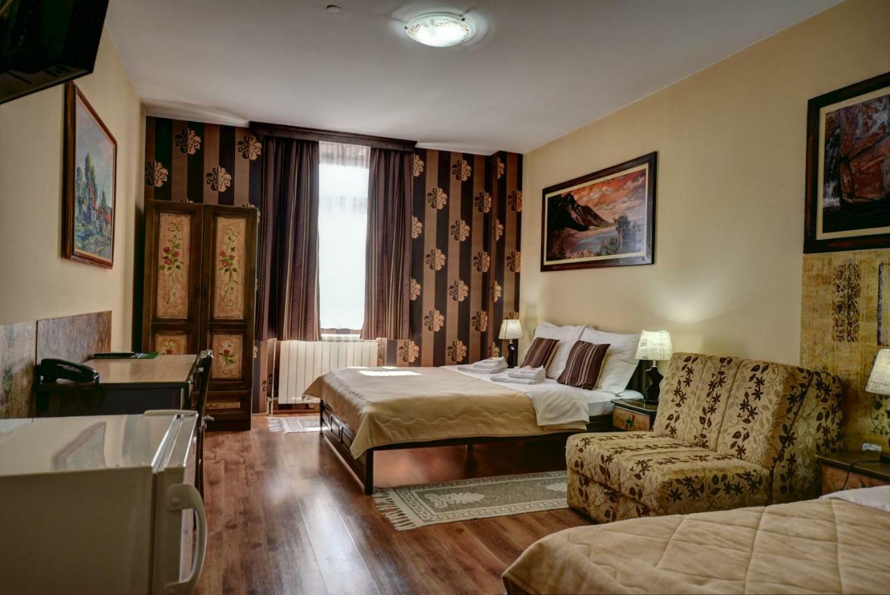Vila Hit Рума Экстерьер фото